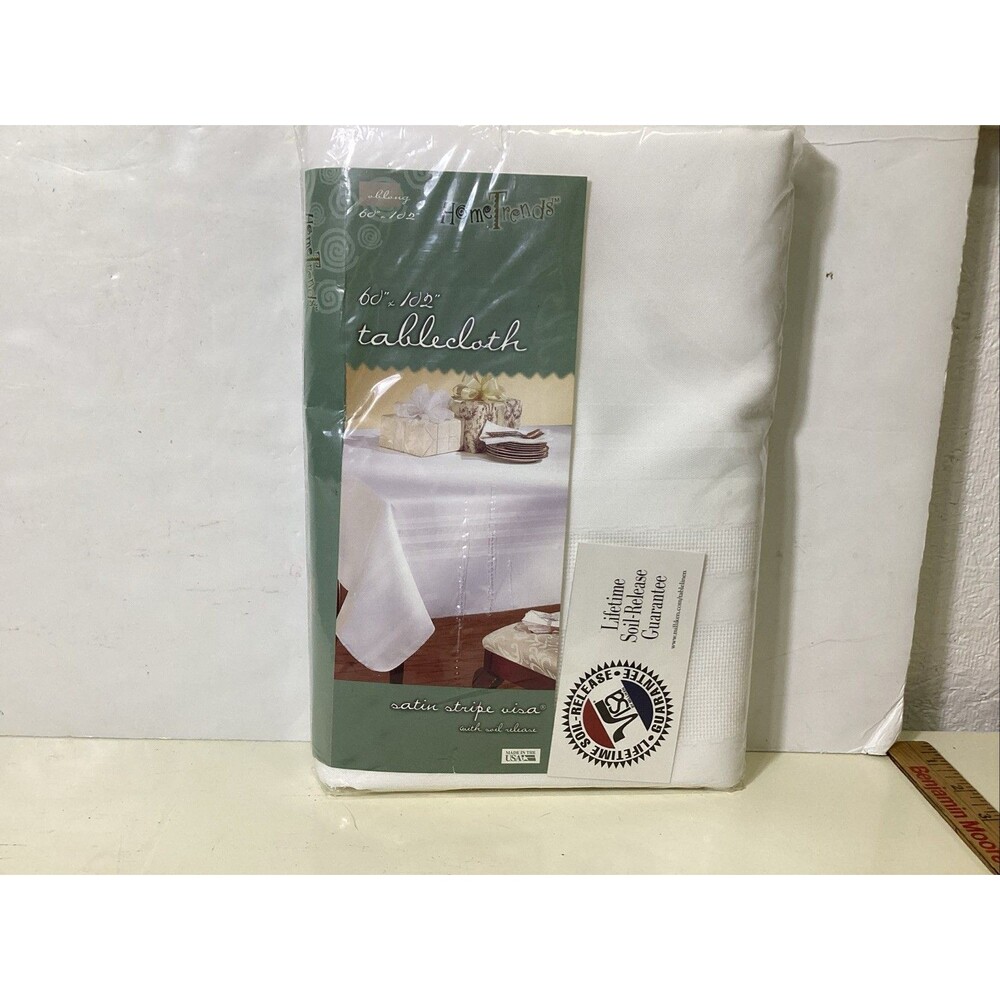 home trends tablecloth white 60”x102” oblong (NWT)